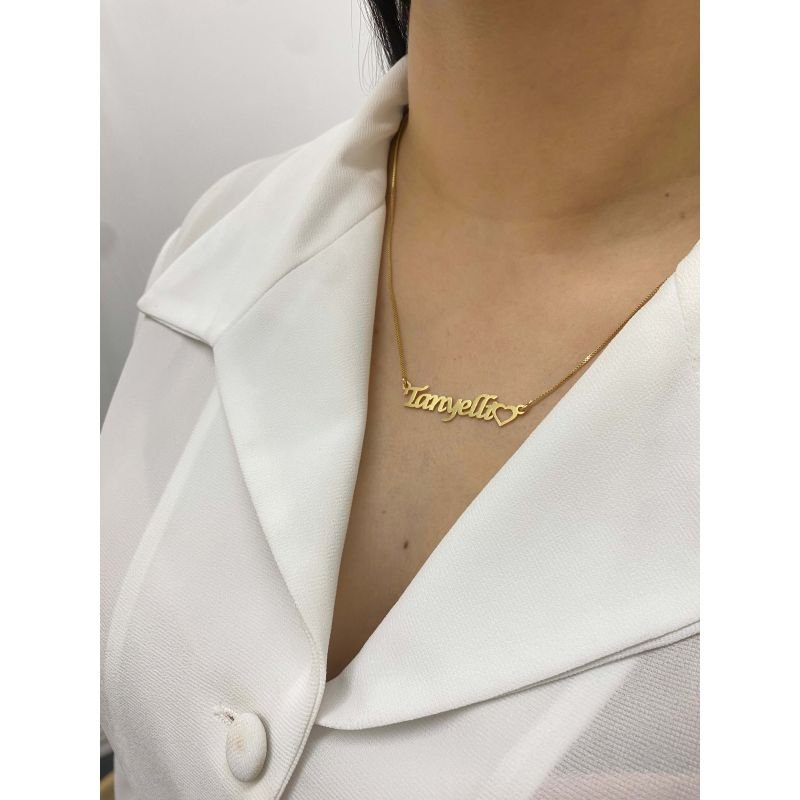 Colar Personalizado Nome Simples Fonte Larga + Detalhe Coração Vazado